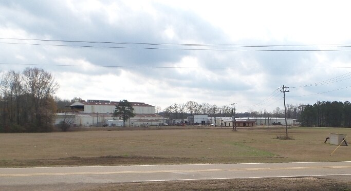 More Photos Of 400 W Main St, Ackerman Industrial For Sale