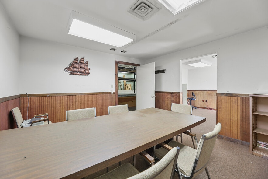 More Photos Of 1311 East St, Pittsfield Warehouse For Sale