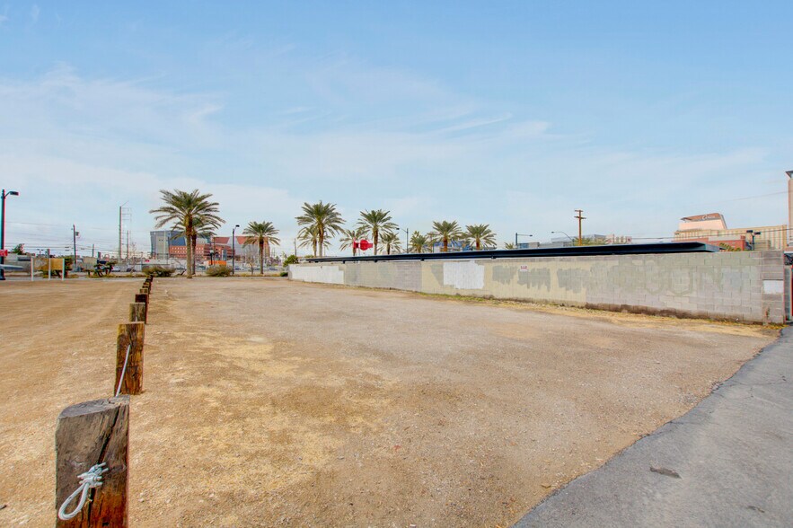 More Photos Of 715 Casino Center Blvd, Las Vegas Land For Sale
