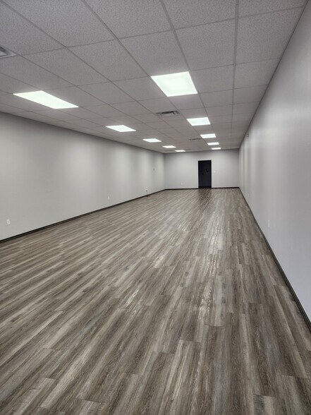 More Photos Of 17784 N MacArthur Blvd, Edmond General Retail For Lease