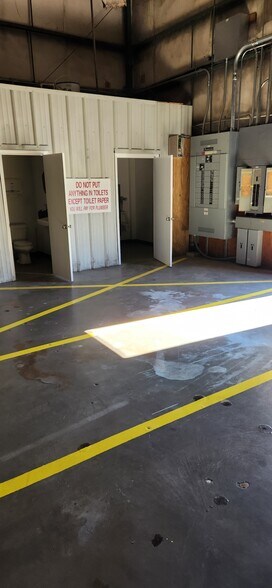More Photos Of 1 Richard Dr, Rocky Mount Warehouse For Lease