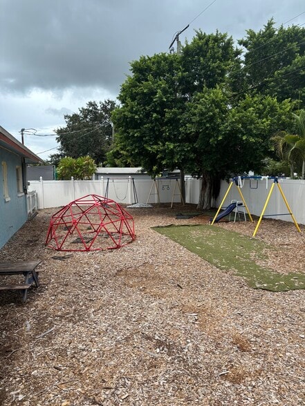 More Photos Of 5715 26th St W, Bradenton Office For Sale