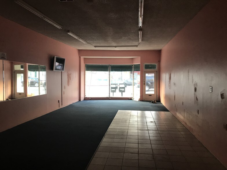 More Photos Of 11918 Wilshire Blvd, Los Angeles Restaurant For Lease