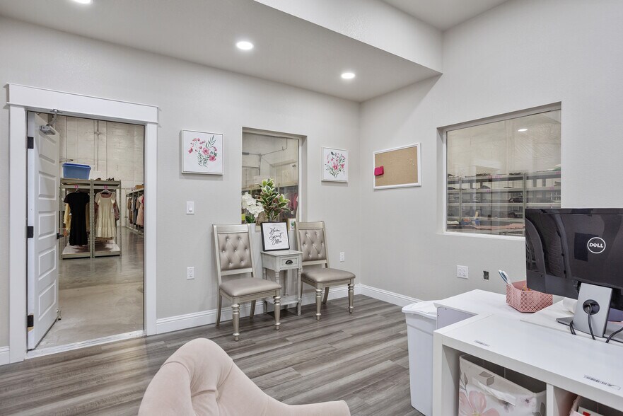 More Photos Of 2536 Old Happy Jack Rd, Cheyenne Flex For Sale