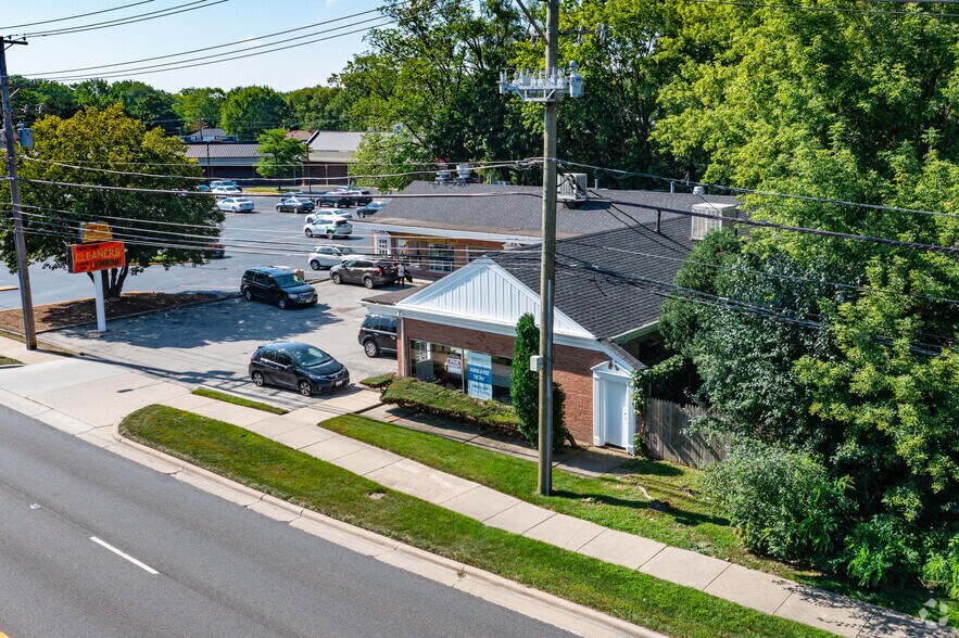 More Photos Of 3339-3347 Golf Rd, Evanston General Retail For Lease