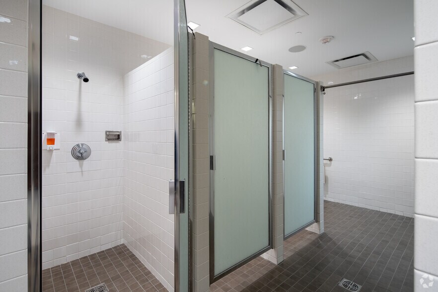 More Photos Of 1600 McConnor Pky, Schaumburg Office For Lease