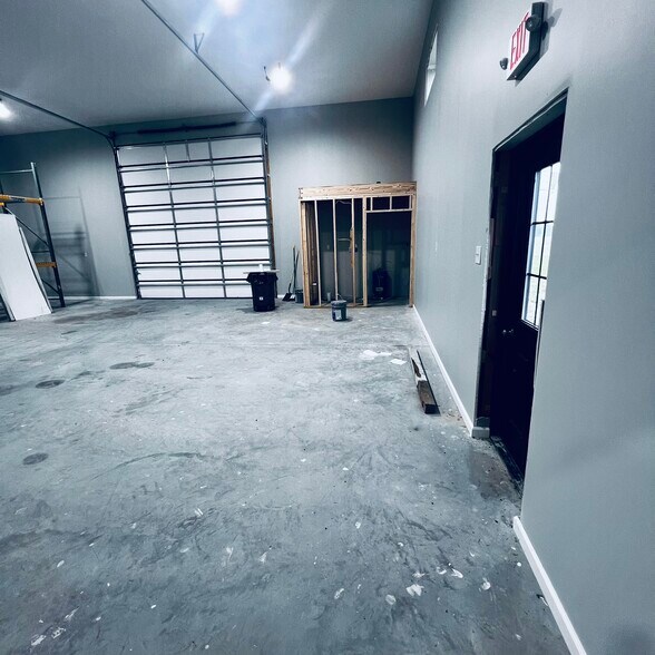 More Photos Of 8509 Palmer Ln, Bridgeville Warehouse For Lease