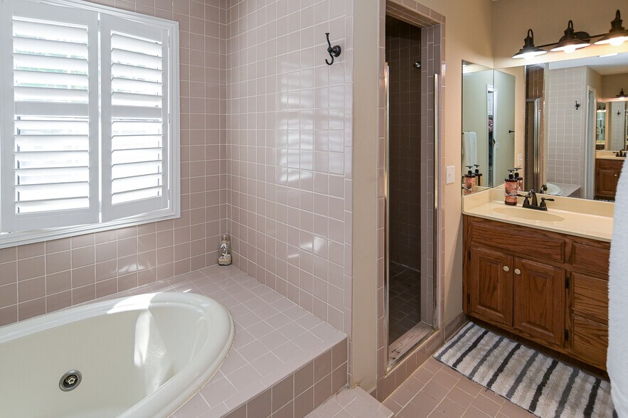 More Photos Of 799 Whitthorne St, Shelbyville Hospitality For Sale
