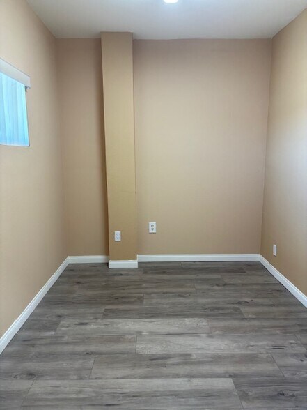 More Photos Of 21700 Golden Triangle Rd, Santa Clarita Medical For Lease