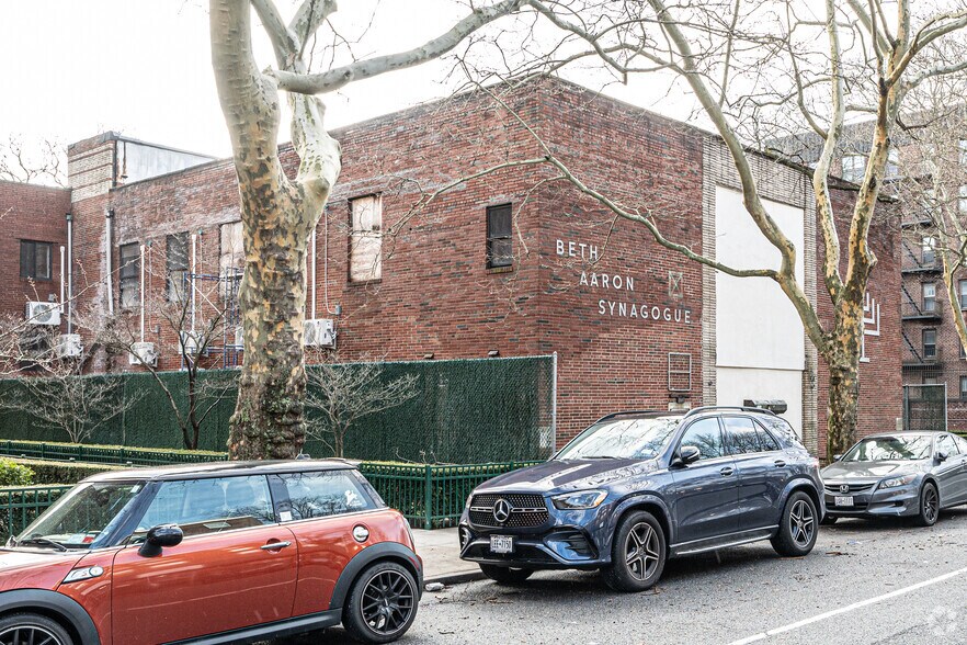 More Photos Of 2261-2269 Bragg St, Brooklyn Schools For Sale