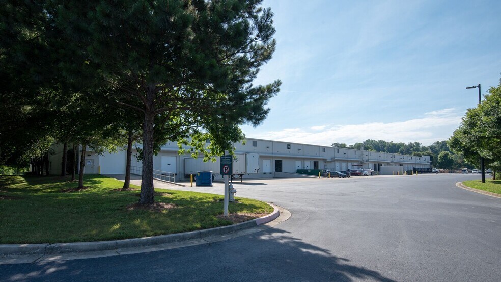 More Photos Of 3005 Chastain Meadows Pky, Marietta Distribution For Lease