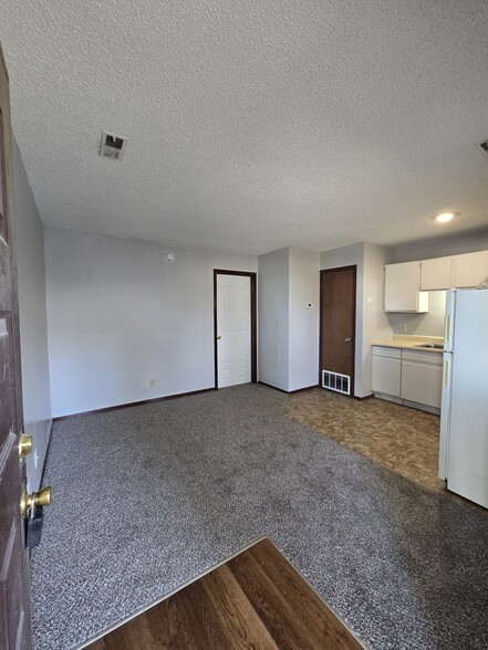 More Photos Of 1322 S Vine St, Wichita Apartments For Sale