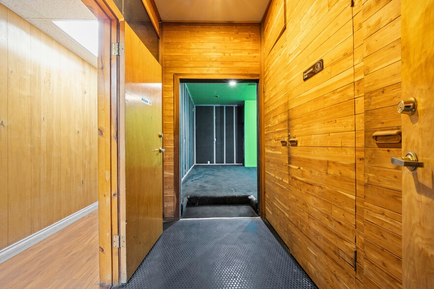 More Photos Of 4309 Crenshaw Blvd, Los Angeles Mixed Retail For Lease