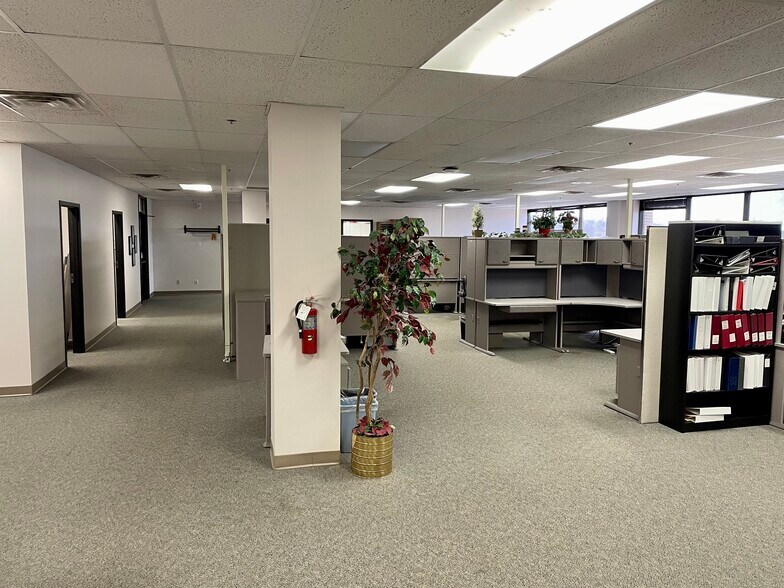 More Photos Of 911 W Loop 281, Longview Office For Lease