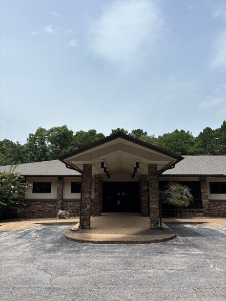 Primary Photo Of 600 Memorial Dr, Bella Vista Office For Lease