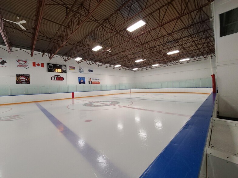 More Photos Of 34100 S Fraser Way, Abbotsford Distribution For Sale