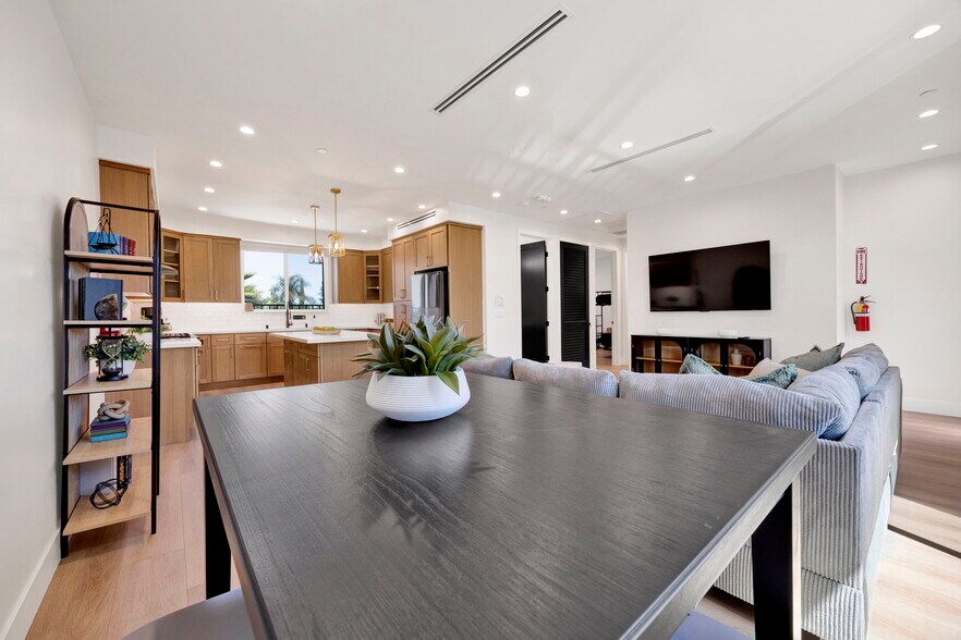 More Photos Of 7410 Denny Ave, Sun Valley Healthcare For Sale