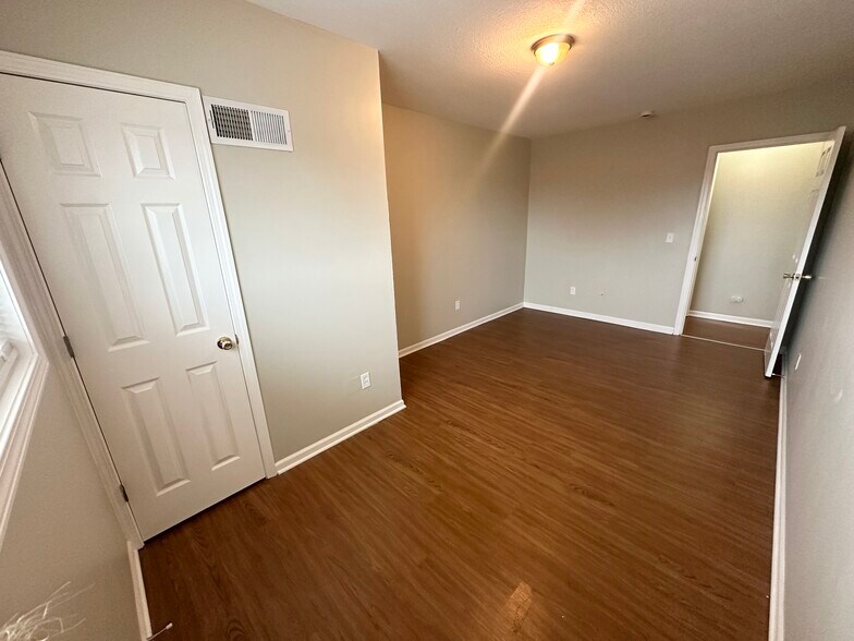 More Photos Of 6310-6312 Raytown Rd, Raytown Apartments For Sale