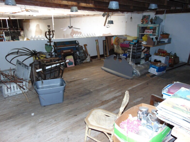 More Photos Of 218 W Texas Ave, Baytown Flex For Sale