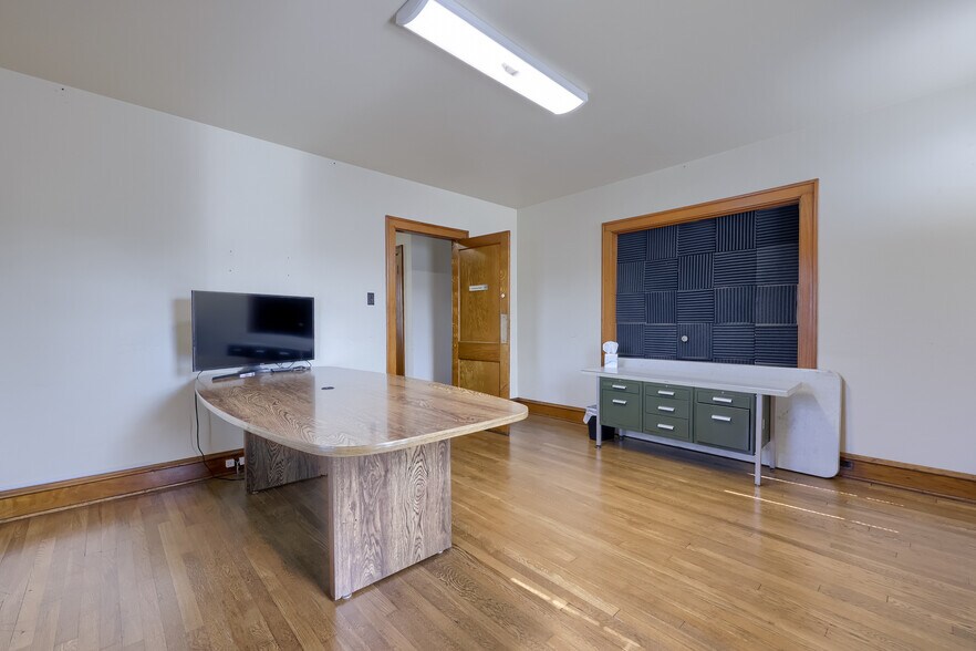 More Photos Of 135 Rothsville Station Rd, Lititz Office Residential For Lease