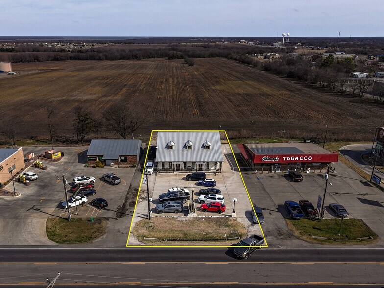 More Photos Of 8883-8885 State Highway 34 S, Quinlan Office For Lease