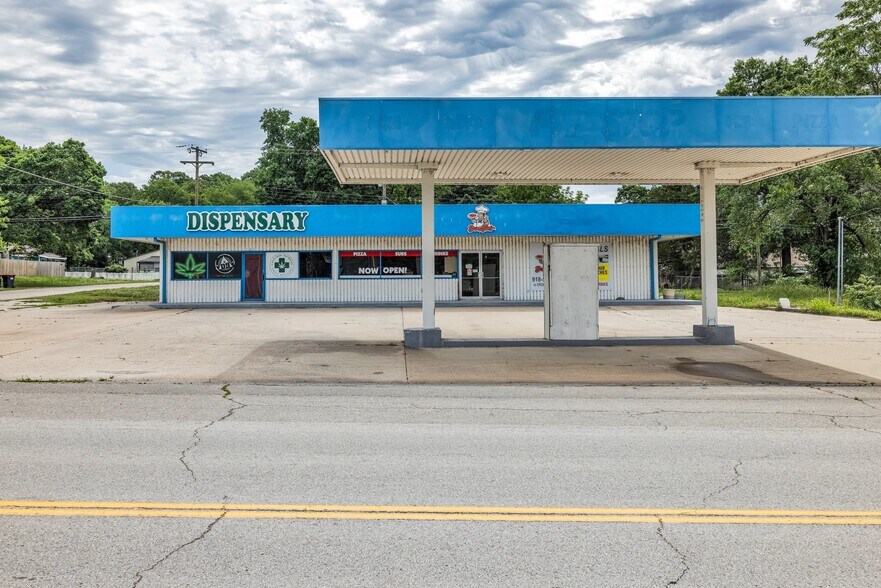 More Photos Of 101 S Main Street, Spavinaw Restaurant For Sale