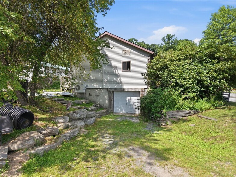 More Photos Of 1399 Purdytown Tpke, Hawley Specialty For Sale