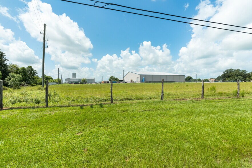 More Photos Of 42243 Old Hempstead Highway, Waller Land For Sale