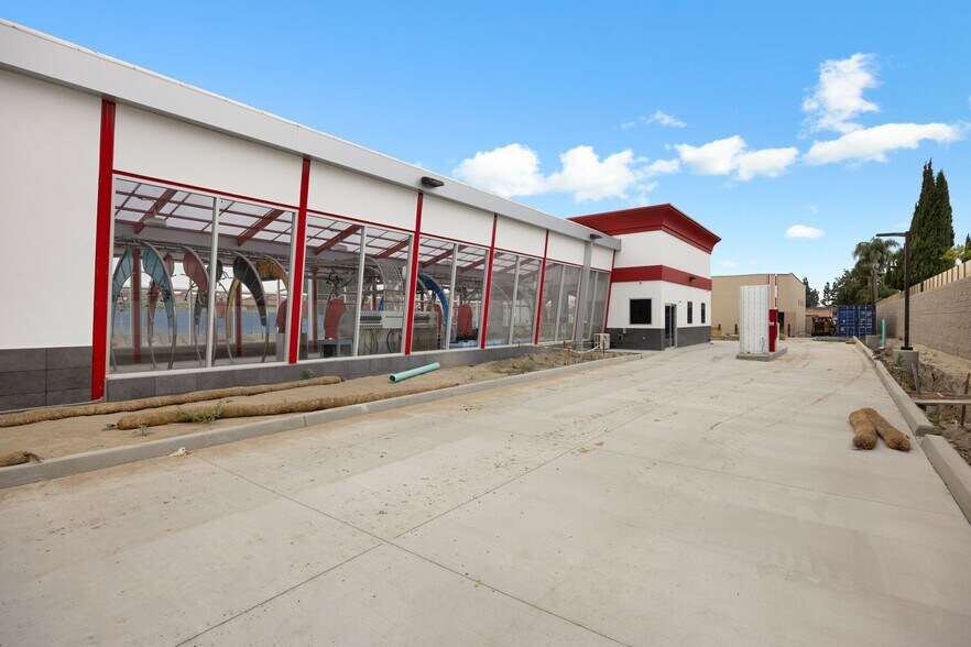 More Photos Of 2507 E Ball Rd, Anaheim Freestanding For Sale