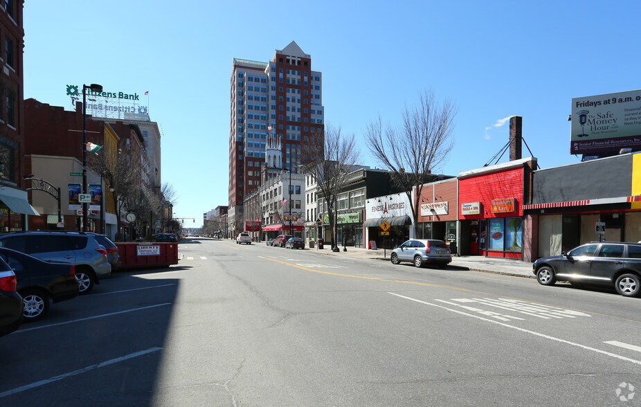 More Photos Of 944 Elm St, Manchester Storefront Retail Office For Lease