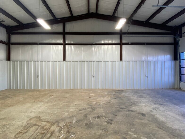 More Photos Of 7804 NW 94th St, Oklahoma City Warehouse For Lease