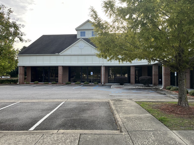 More Photos Of 3207 Churchland Blvd, Chesapeake Office For Sale