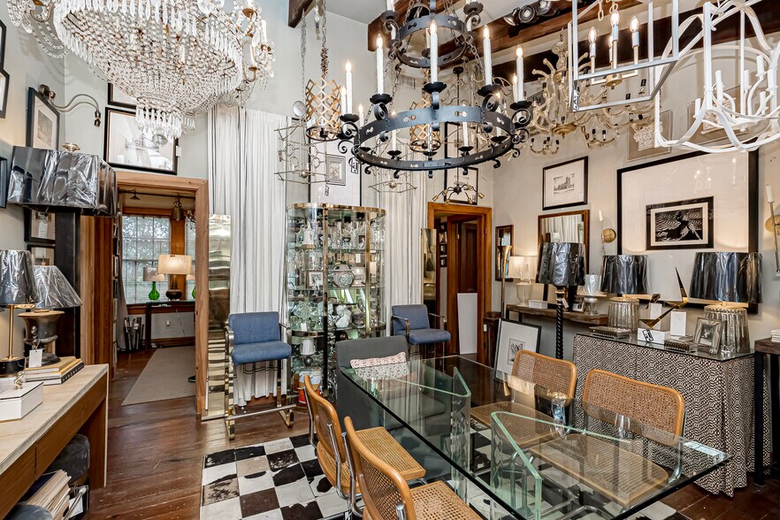 More Photos Of 545-555 S Foster Dr, Baton Rouge General Retail For Sale