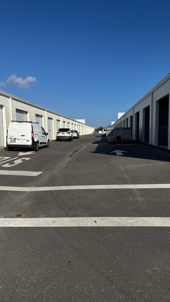 More Photos Of 205 Coastal Ln, West Melbourne Warehouse For Lease