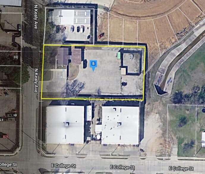 More Photos Of 414 N Kealy Ave, Lewisville Office For Sale