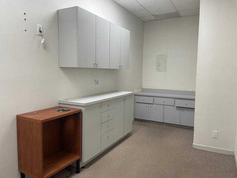 More Photos Of 5200 N Federal Hwy, Fort Lauderdale Unknown For Lease