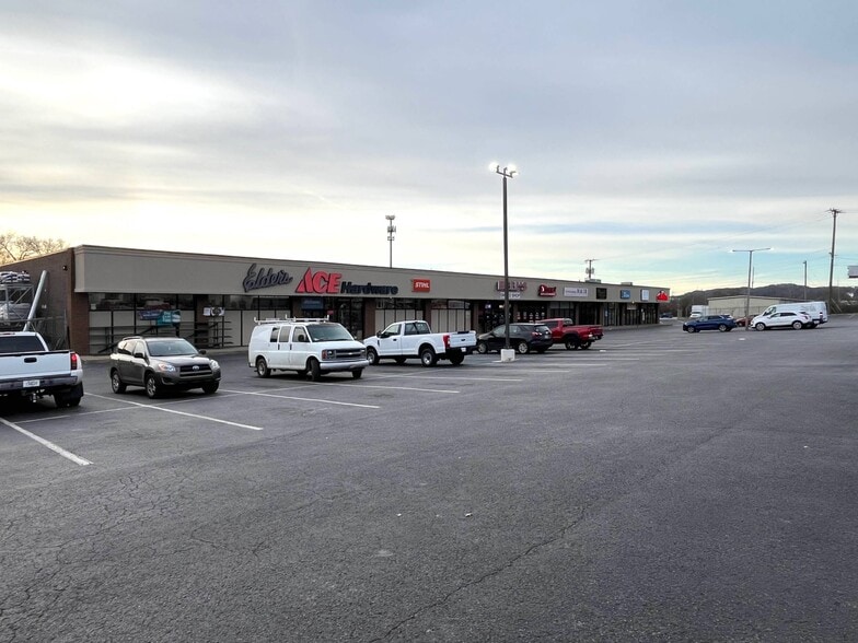 Primary Photo Of 2700 Broad St, Chattanooga General Retail For Lease