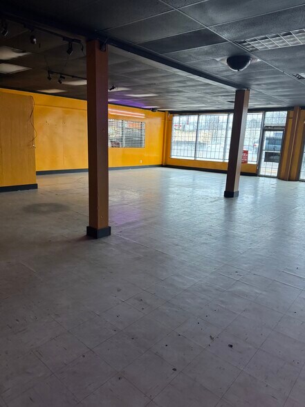 More Photos Of 4453 Summer Ave, Memphis Department Store For Lease
