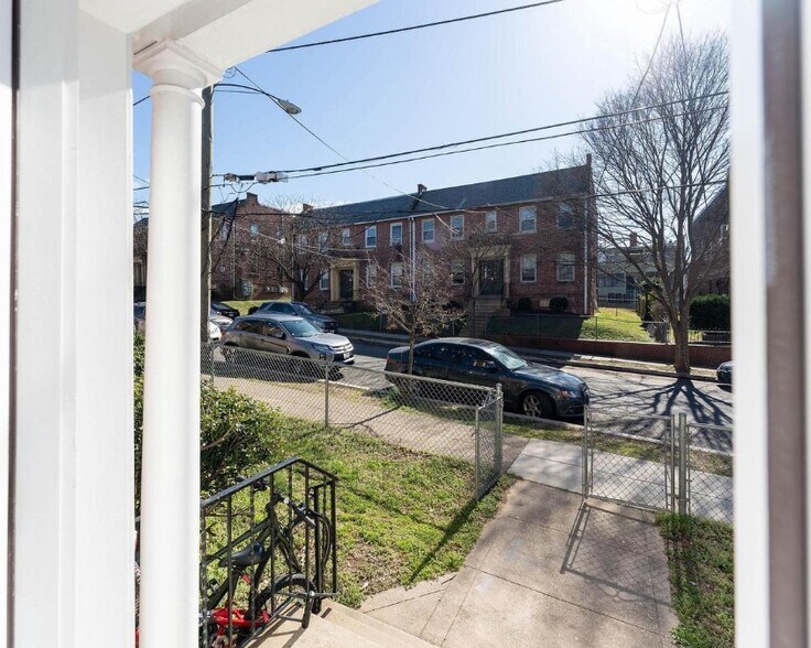 More Photos Of 2928 Nelson Pl Se, Washington Apartments For Sale