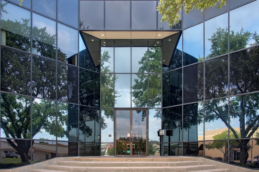 More Photos Of 101 Southwestern Blvd, Sugar Land Office For Lease