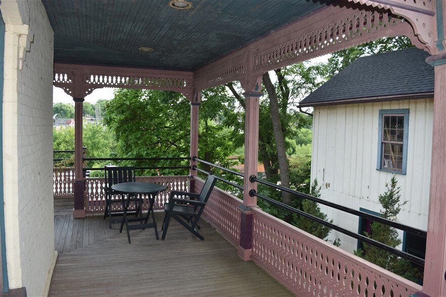 More Photos Of 138 1st St, Baraboo Office For Sale