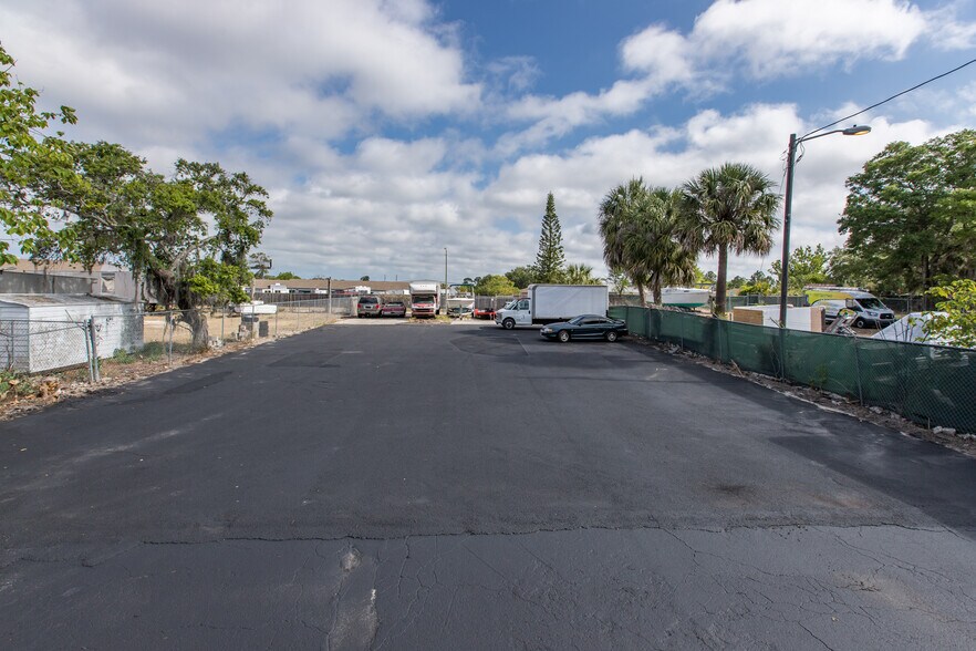 More Photos Of 6203 Springer Dr, Port Richey Warehouse For Lease