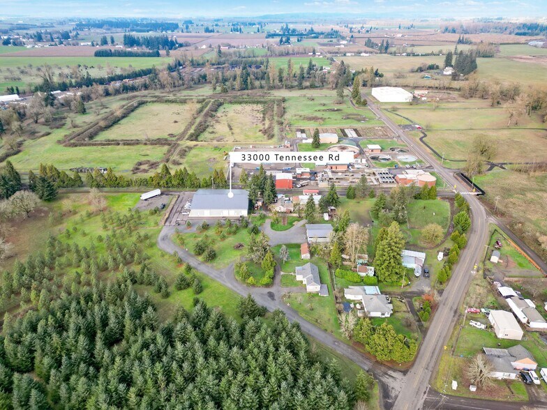 More Photos Of 33000 Tennessee, Lebanon Distribution For Sale