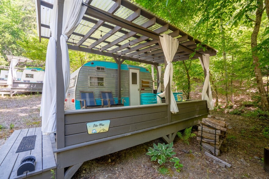 More Photos Of 38 Camp Ultima Blvd, Franklin Hospitality For Sale