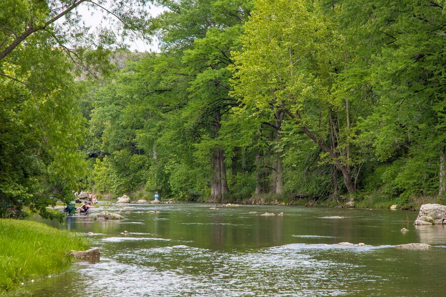 More Photos Of 7308 River Rd, New Braunfels Sports And Entertainment For Sale