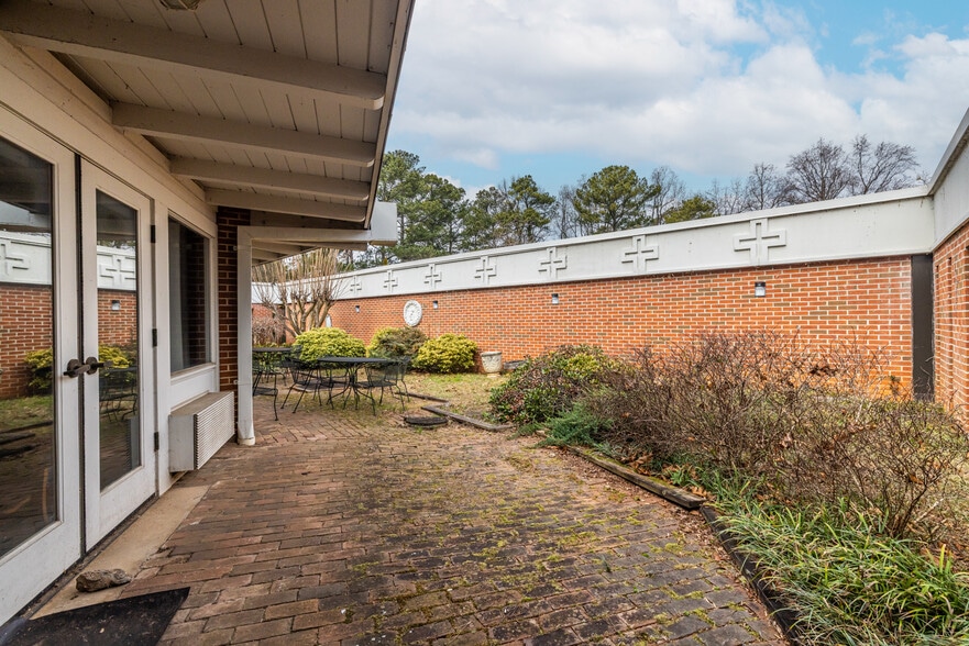 More Photos Of 1790 Lavista Rd NE, Atlanta Specialty For Lease