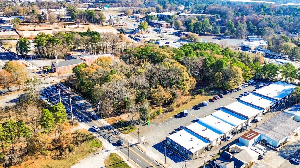 More Photos Of 5891 New Peachtree Rd, Doraville Warehouse For Lease