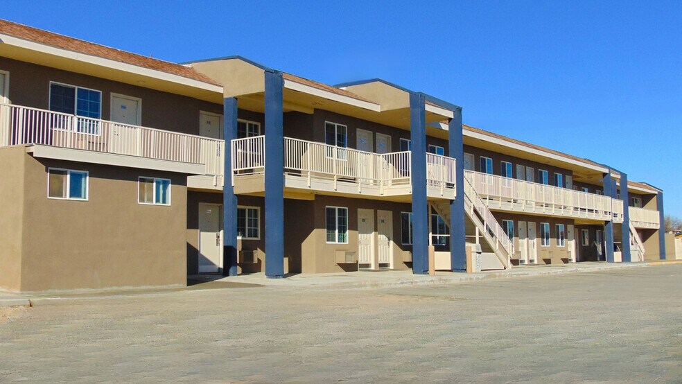 More Photos Of 2111 Whitley Ave, Corcoran Hotel For Sale