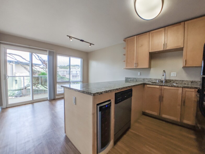 More Photos Of 380 Esplanade Ave, Pacifica Apartments For Sale