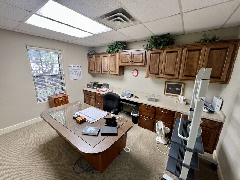 More Photos Of 620 4th St, Graham Office For Sale